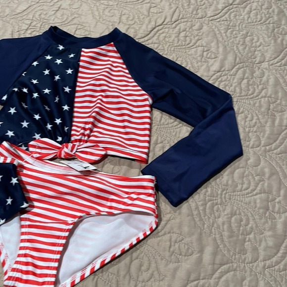 Girl’s 3-Piece Swimsuit - Picture 2 of 8